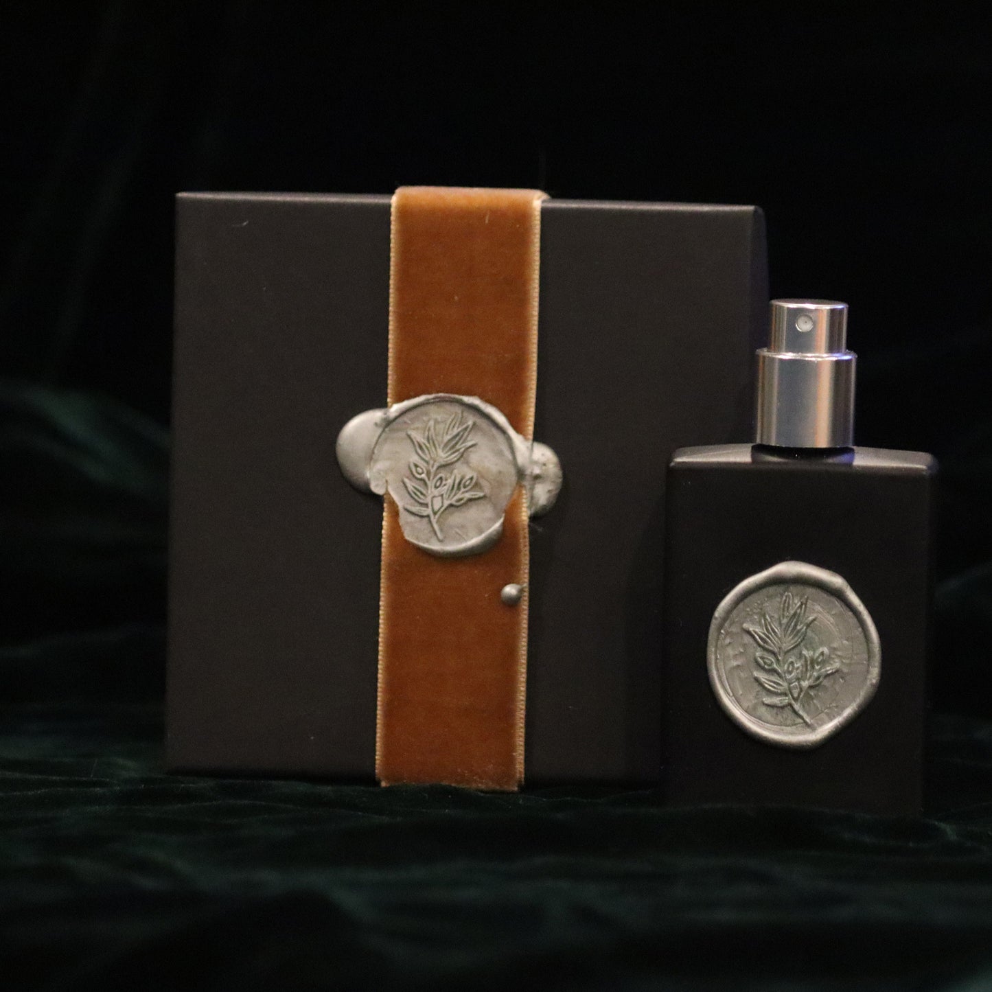 Vintage Gunslinger - Unisex Perfume Spirits | Cologne | Vetiver - Whiskey - Woods -Green Scent -  100% Natural Perfume Fragrance |